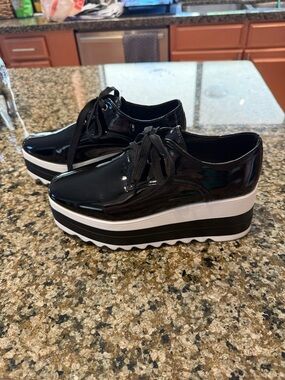 Black Platform Lace-Up Women's Shoes